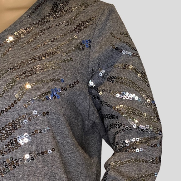 Quacker Factory Gray Sequins Embellishments Top Shirt Size Small? EUC - Picture 3 of 5